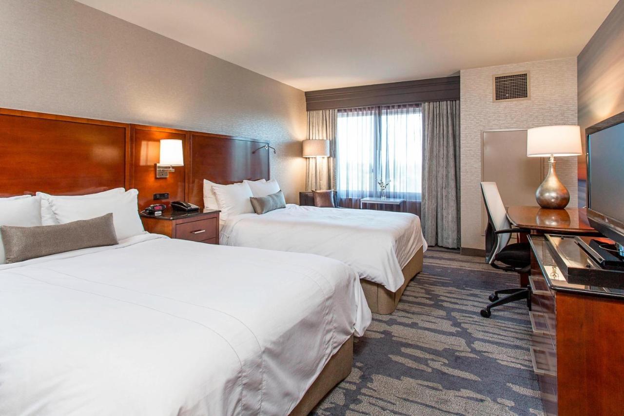Rochester Airport Marriott Exteriör bild