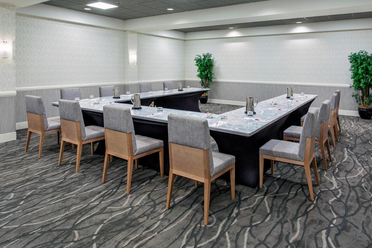Rochester Airport Marriott Exteriör bild