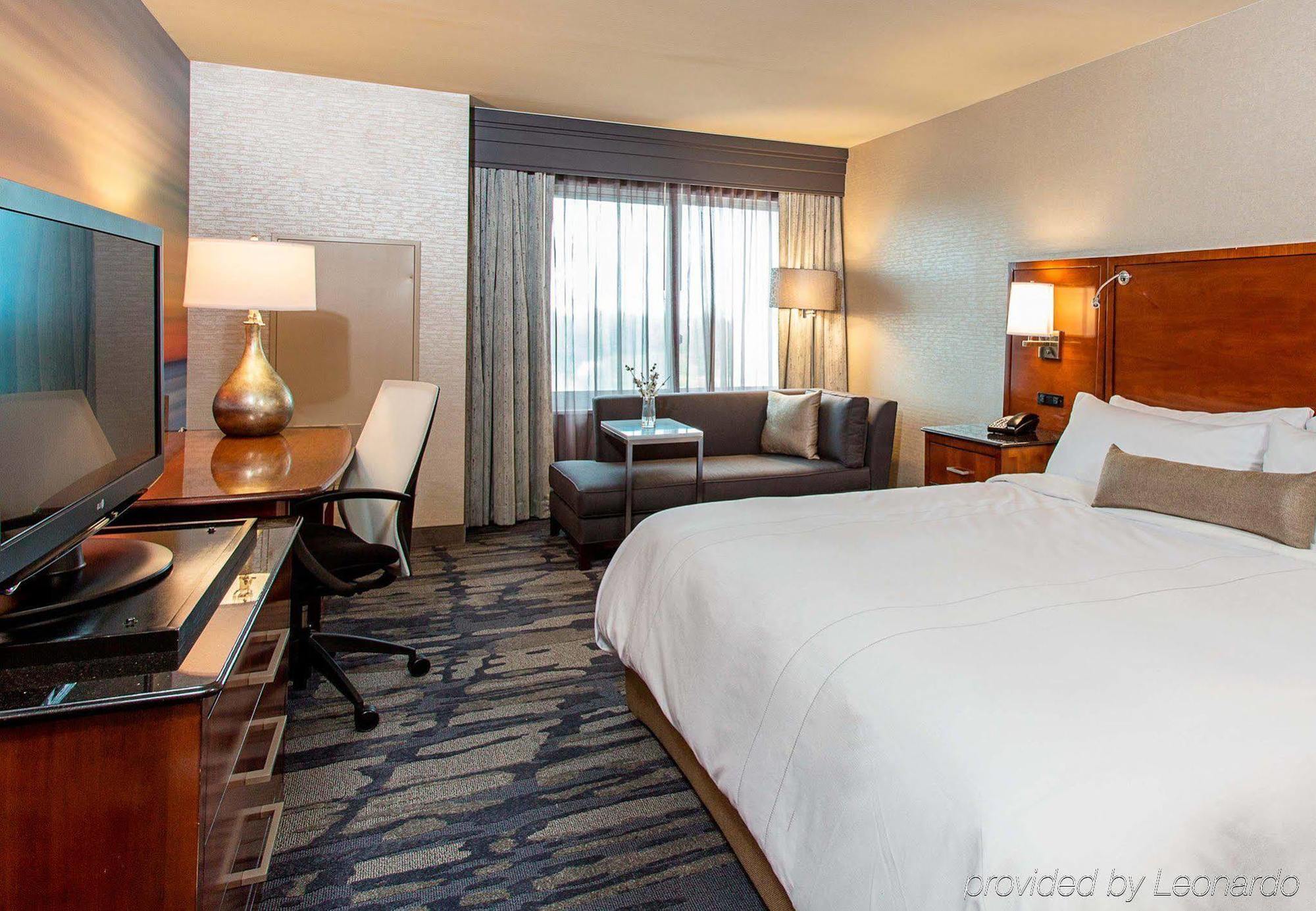 Rochester Airport Marriott Exteriör bild